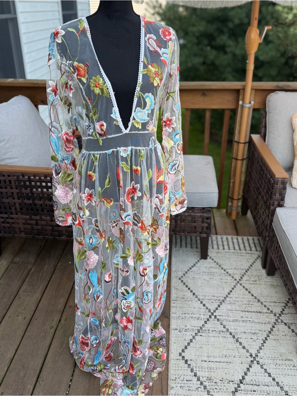 24K Label by K Too Floral Embroidered Dress Sz L Maxi Long Sleeve Sheer V Neck